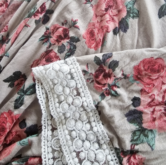 Pinkblush Maternity Robe - Picture 3 of 4